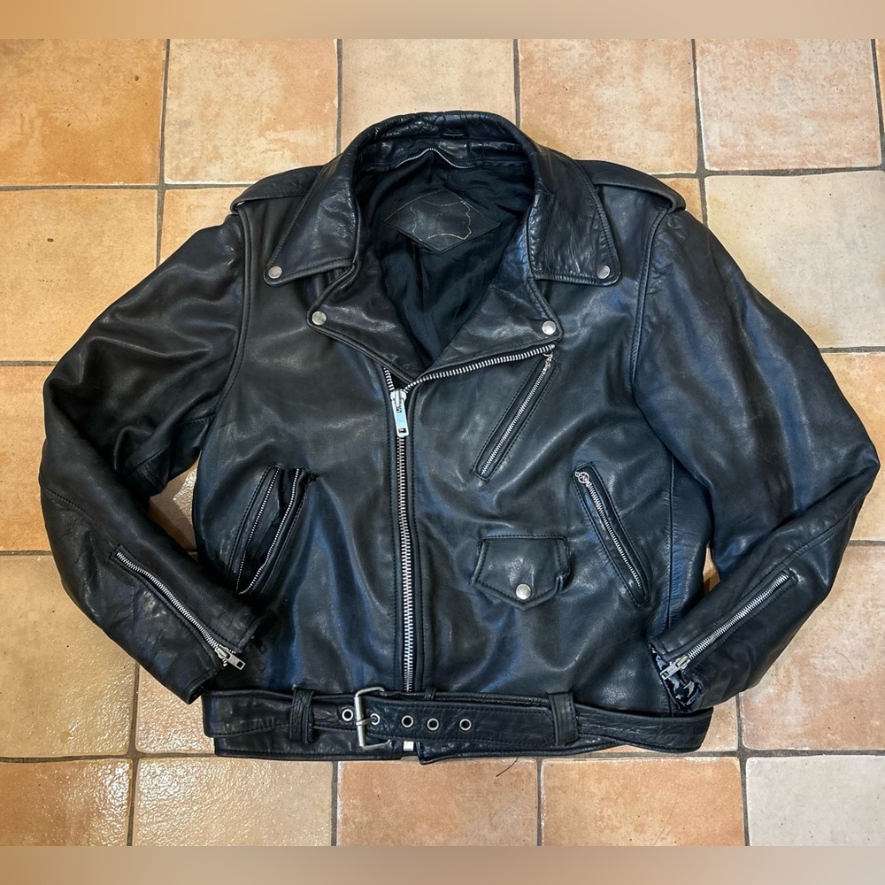 Vintage early ‘80’s
Men's Black Leather Motorcycle
Jacket